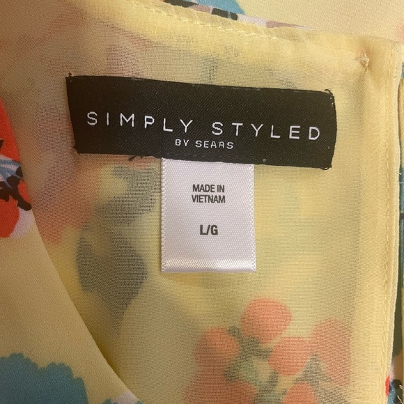 Simply Styled yellow floral tank top size large - Picture 5 of 6